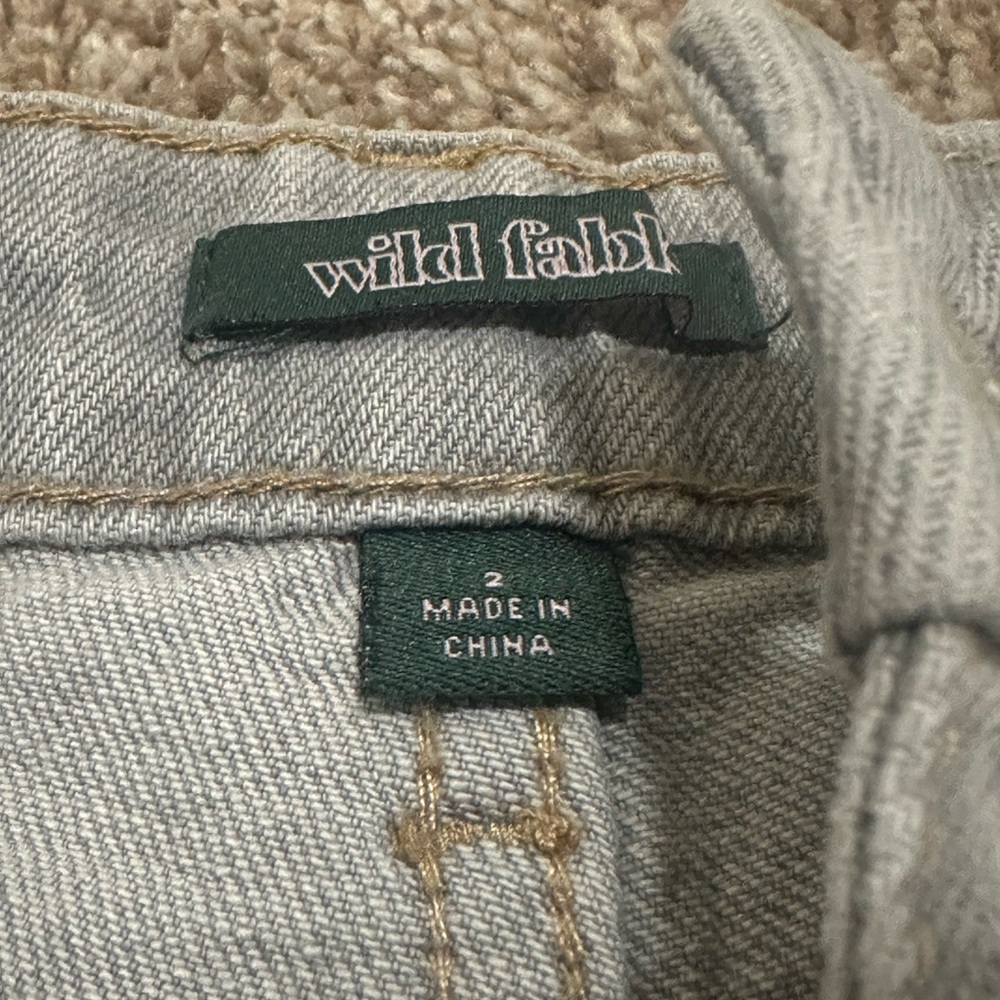 NWT Wild Fable Women's Mid Rise 90's Relaxed Straight Jeans Gray/Light-Blue - Picture 6 of 8